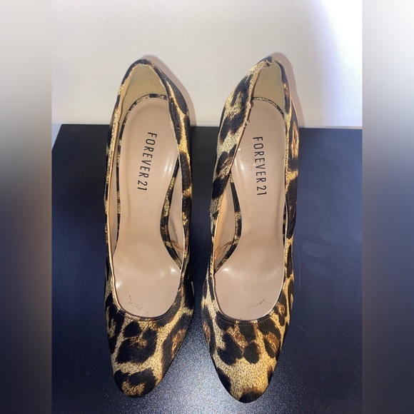 Forever 21 cheetah print heels - size 8 - Picture 2 of 6